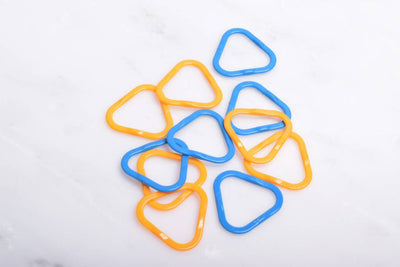 Clover Stitch Markers Triangle 12 ct.