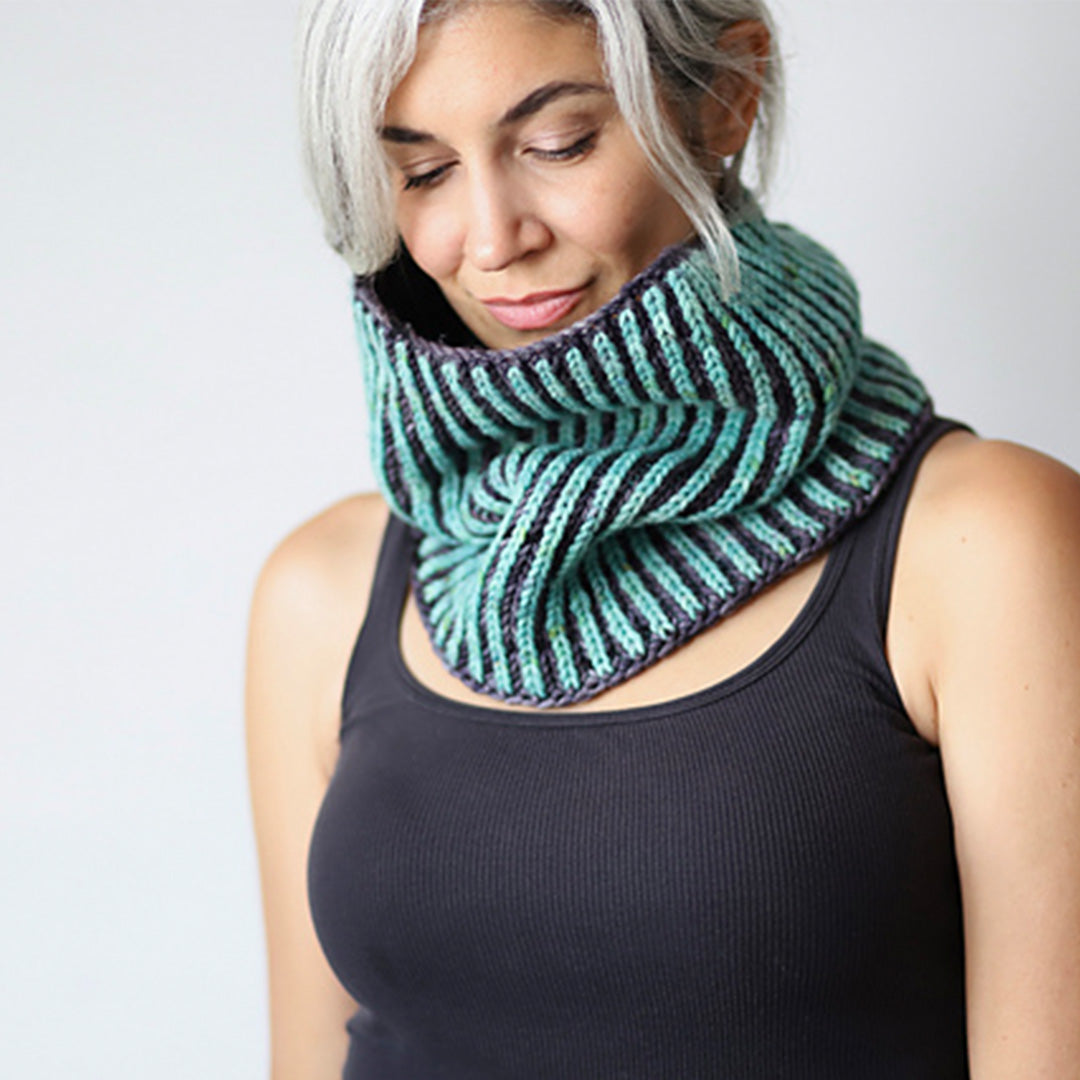 A Beginner Brioche Cowl