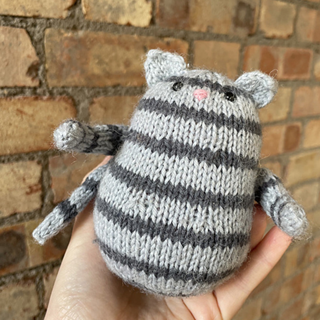 Knit a Little Cat