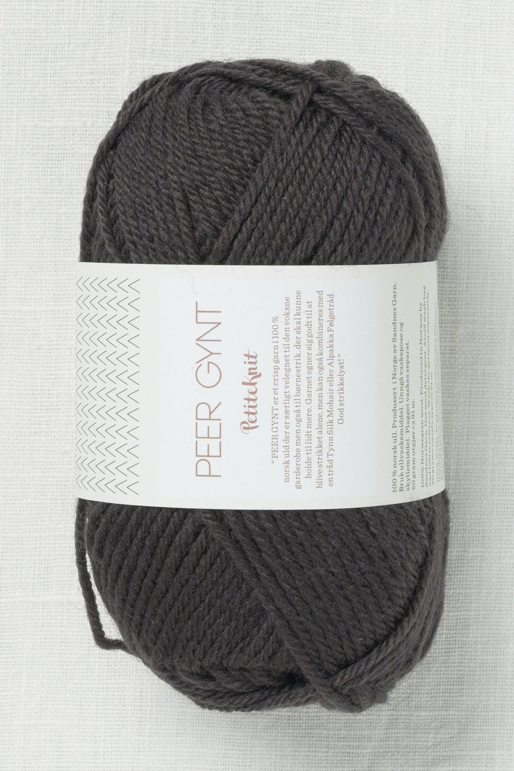 Sandnes Garn Peer Gynt 3891 Dusty Noir (PetiteKnit Color Palette)