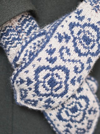 Alice Mittens by Dianna Walla