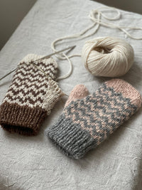 Zigzag Mittens in Snefnug by Trine Meulengracht