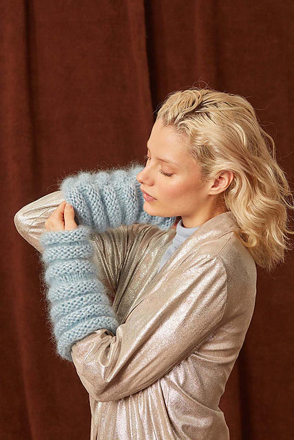 Wrist warmers Kira by LANGYARNS SWITZERLAND