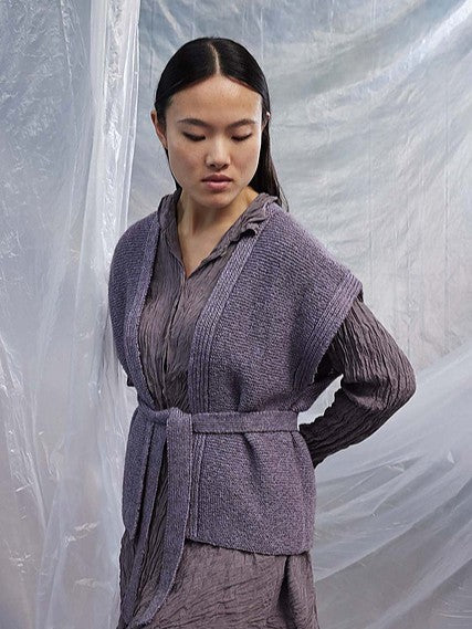 Raven Vest by LANGYARNS SWITZERLAND