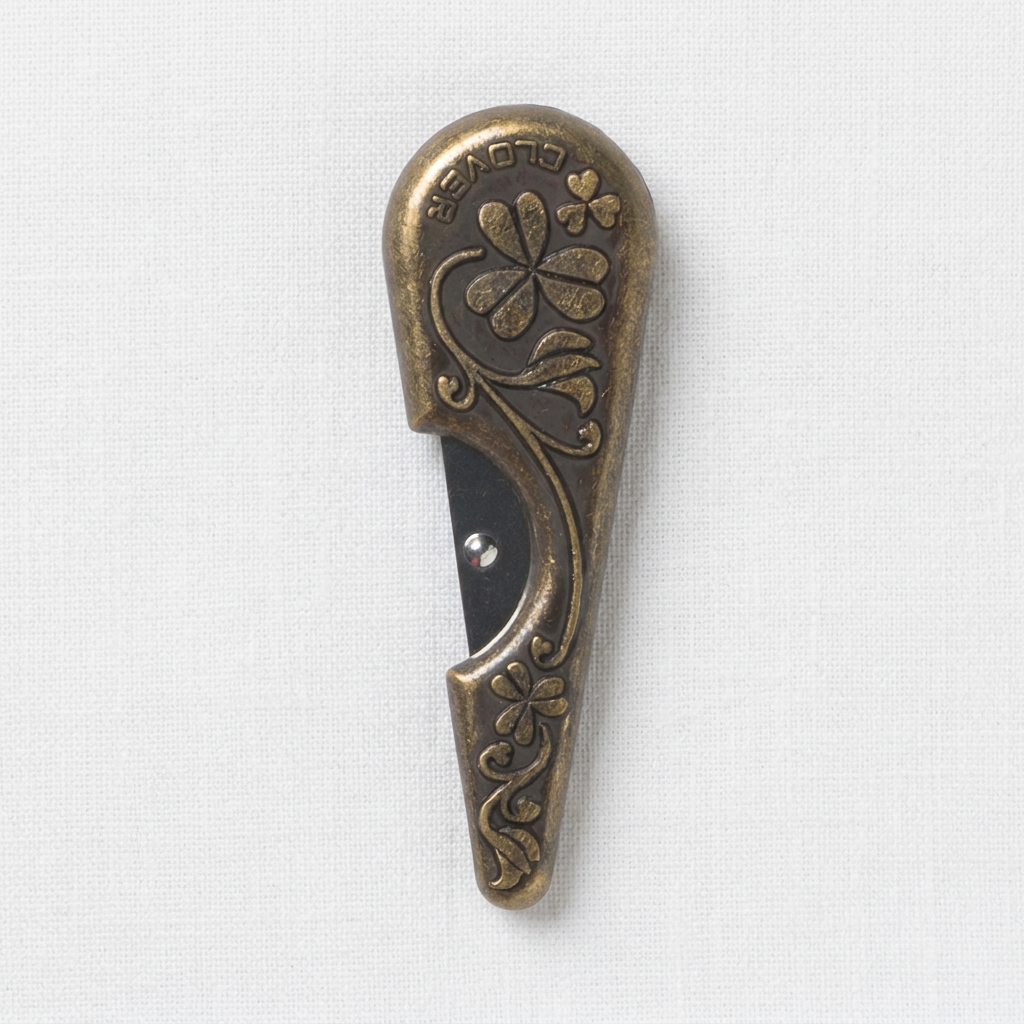 Clover Antique Yarn Threader