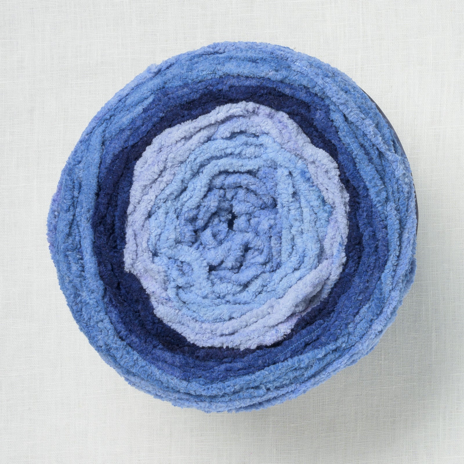 Gomitolo Bernat Blanket Ombre – Filato In Ciniglia 300g 201m – Colore Carbone Ombré – 100% Poliestere Peso Super Bulky Per Coperte E Accessori