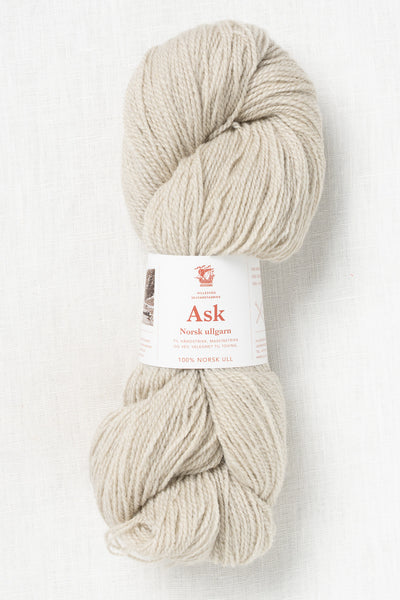 Hillesvåg Ask 6106 Light Warm Gray