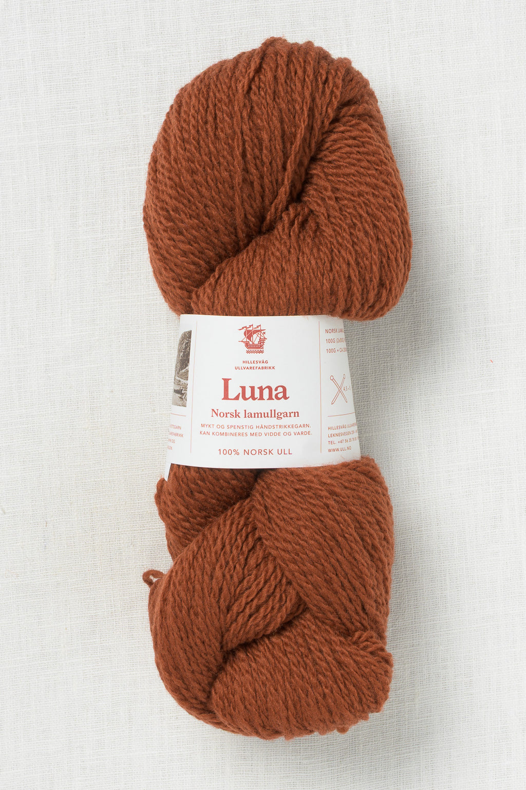 Hillesvåg Luna 442 Reddish Brown