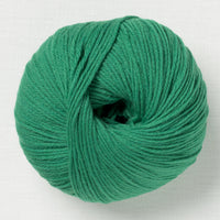 Universal Yarn Deluxe Worsted Superwash 738 Christmas Green