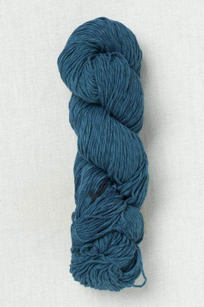 Urth Yarns Etesia DK Whale