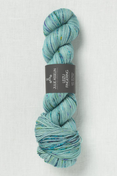 Julie Asselin Leizu Fingering Aerial