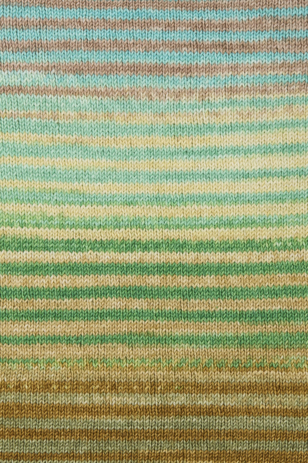 Urth Yarns Uneek Fingering 3034 swatch