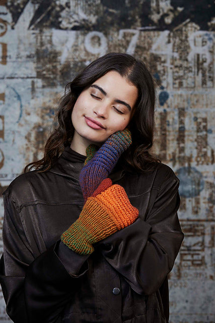 Sui Mittens PTO-063_02 Lang Yarns