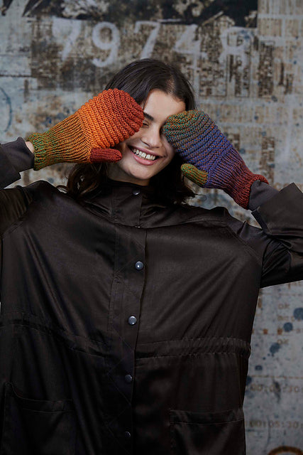 Sui Mittens PTO-063_02 Lang Yarns