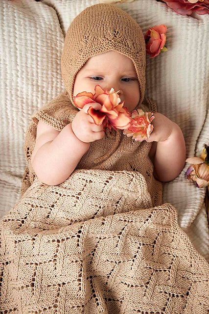 Edda Baby blanket by LANGYARNS SWITZERLAND