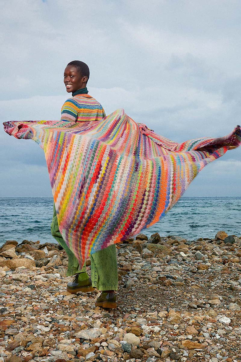 Lang Yarns Punto 85: Infinity Pattern Booklet (Fall 25)