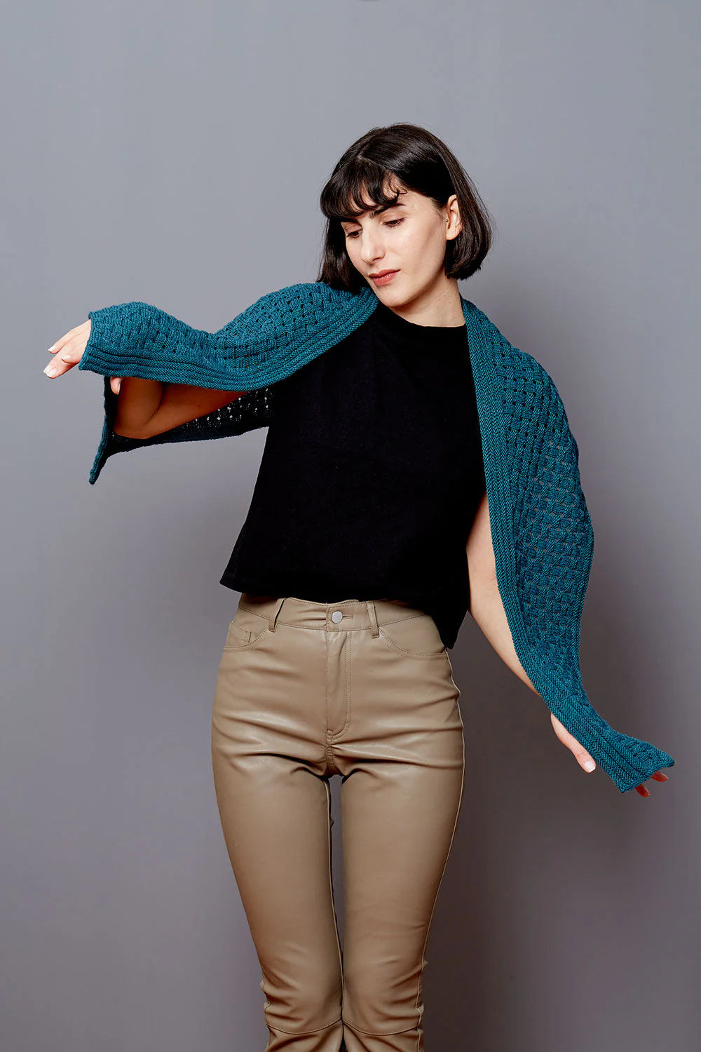 Attabi Scarf by Nina Holubcova