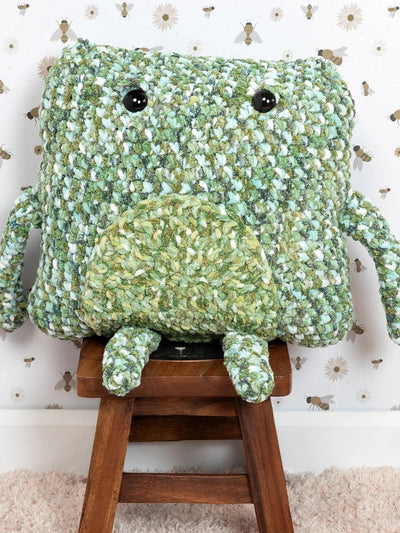 Freddy the Frog Crochet Toy
