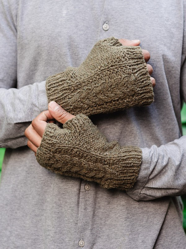 Back Bay Mitts by Åsa Buchta