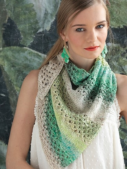 Triangular Shawl by Laura Zukaite