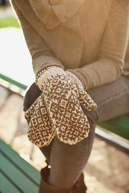 Burnham Mitts by Leila Raven