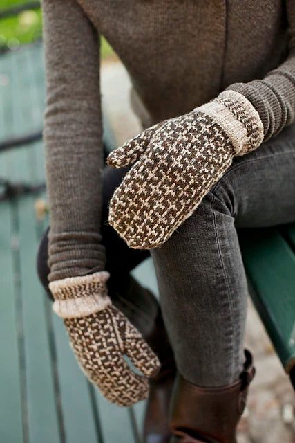 Burnham Mitts by Leila Raven