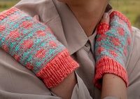 Daya Mittens by Lauren Rad