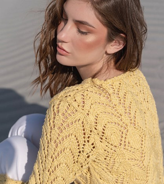 Lis Pullover by Laura Zukaite