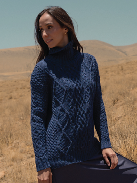 Perla Pullover by Laura Zukaite