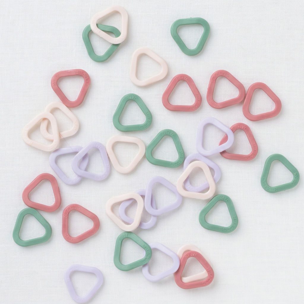 Clover Soft Stitch Markers Triangle Small