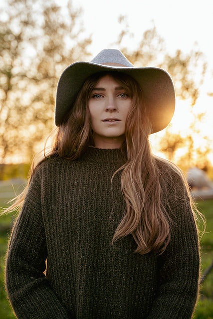 Lakeside Stitches: Gentle Knits from the North by Ronja Hakalehto