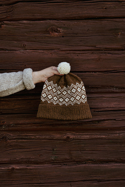 Lakeside Stitches: Gentle Knits from the North by Ronja Hakalehto