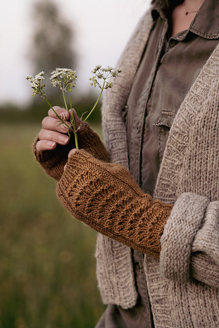 Lakeside Stitches: Gentle Knits from the North by Ronja Hakalehto