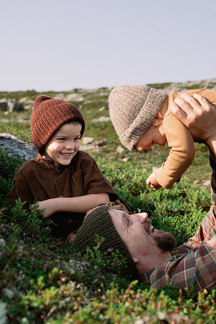 Laine Unfolding Landscapes: 17 Knits for the Road by Ronja Hakalehto