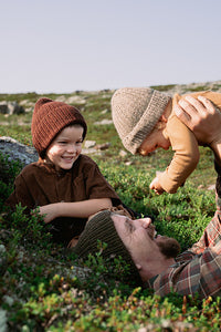Laine Unfolding Landscapes: 17 Knits for the Road by Ronja Hakalehto