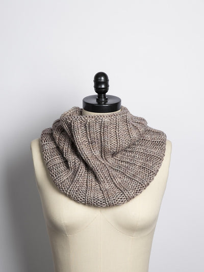 Simple-Cowl by Nancy Ekvall