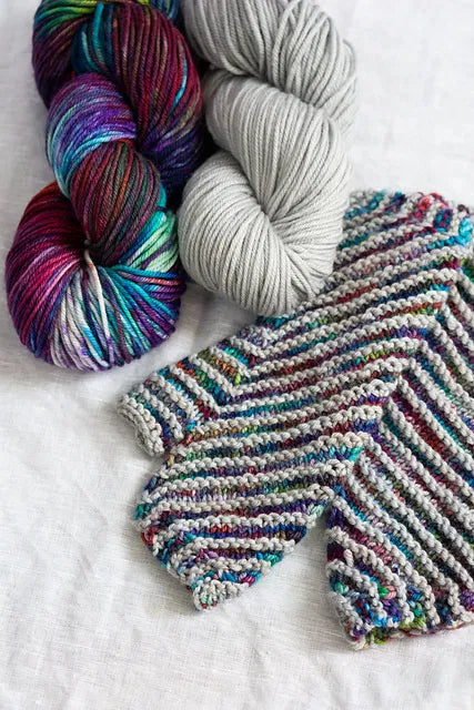 Tabby Mitts by Quinn Reverendo