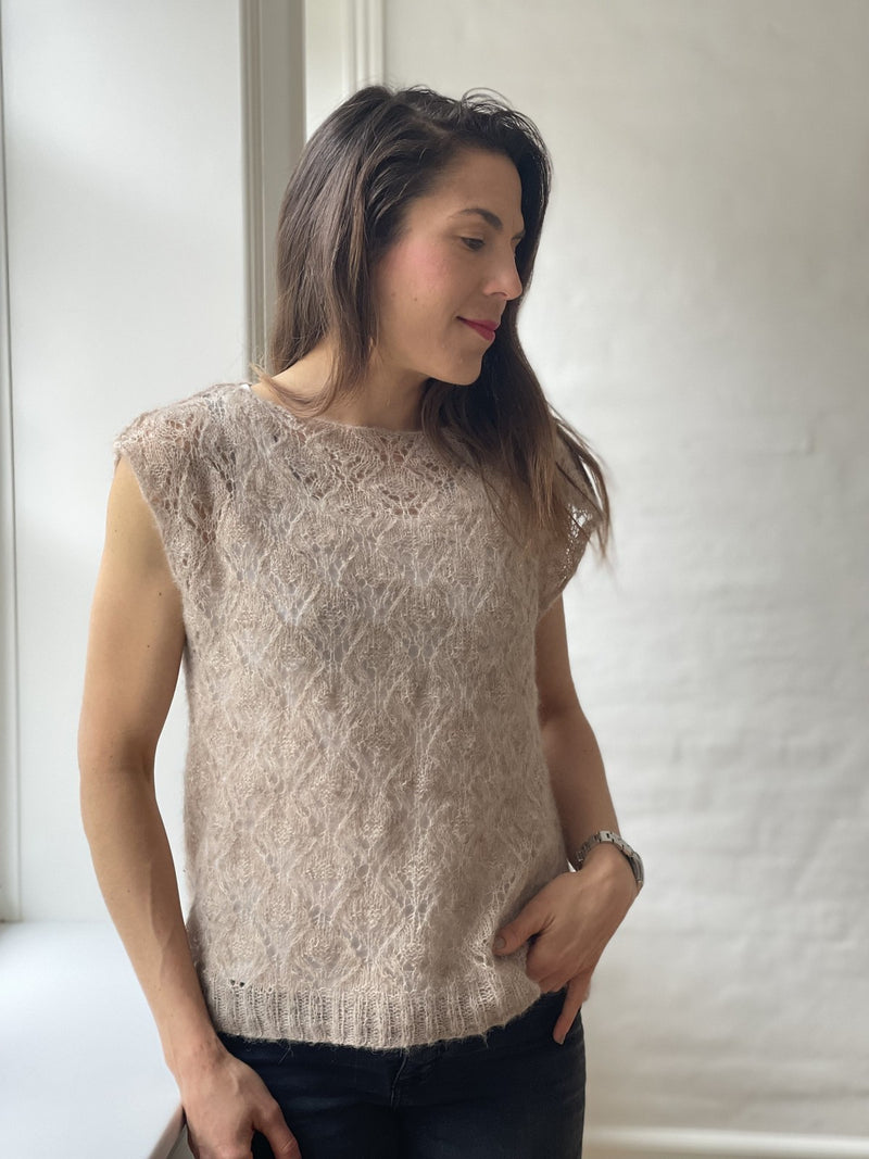 Hydrangeas Top in Midnatssol by Trine Meulengracht