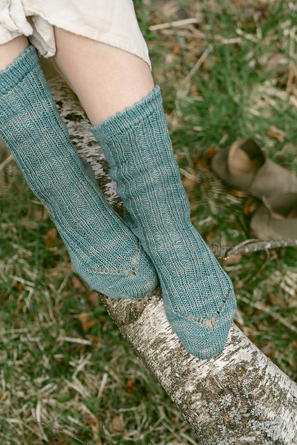 Laine Field Notes: 20 Textured Knits for Everyday Beauty by Olga Putano