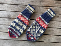 Nordic Invaders Mitten
