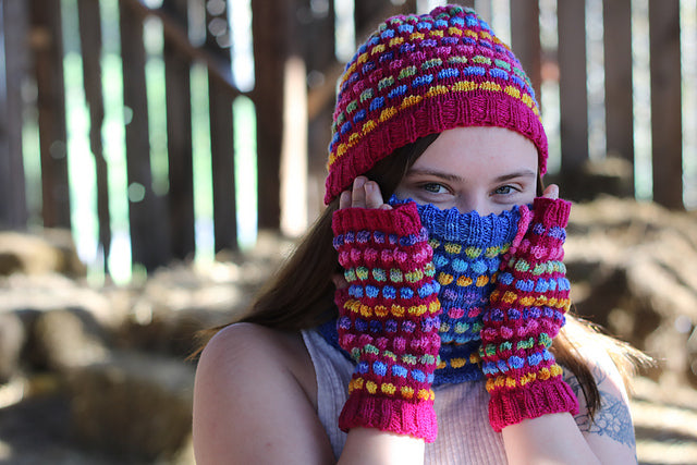 Bubblelicious Cowl, Hat & Mitt Set by Elke Schroeder