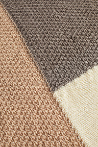 Juxtaposition by Universal Yarn Design Team