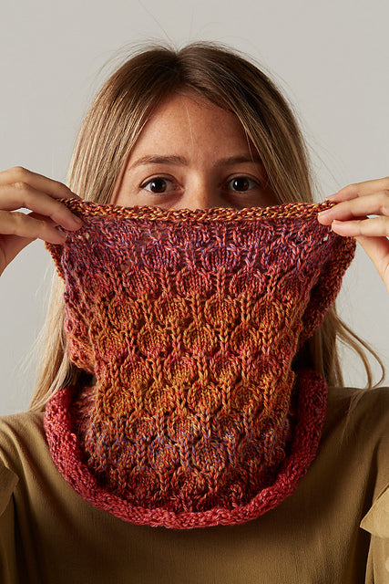 Lantern Lace Cowl by Catherine Salter Bayar