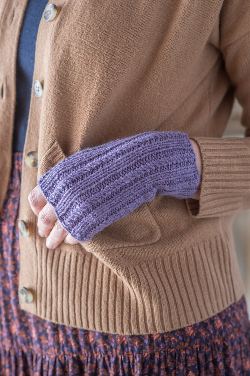 Keats Hat & Mitts by Alison Green