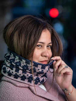 Arrow Cowl by Mia Rinde
