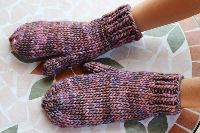 Poppy Mittens by Lena Skvagerson