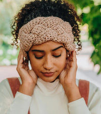 The Tunisian Crochet Handbook: A Beginner's Guide by Toni Lipsey