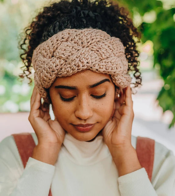 The Tunisian Crochet Handbook: A Beginner's Guide by Toni Lipsey