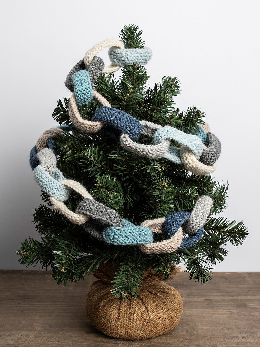 Knot A Paper Chain by Mary Pranica
