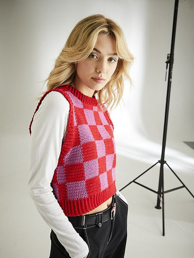 10577 Gridlock Vest by Sirdar